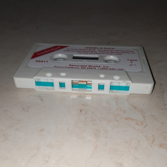 DANIELS DUCK Unabridged Recorded Book Audiocassette - Picture 10 of 11